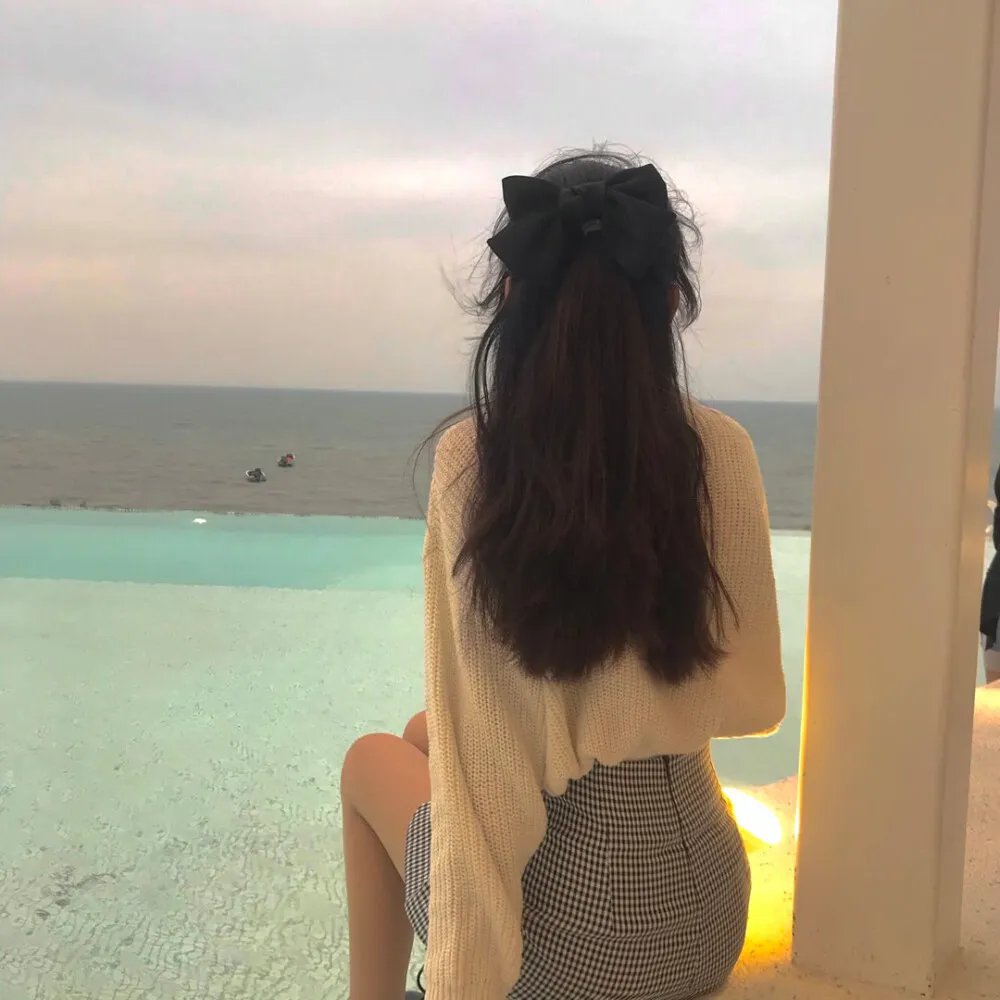 沉默一瞬